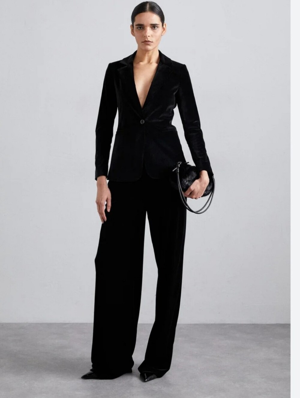 Alice + Olivia Tana Velvet Blazer Size 2 ,Pant Size 0 Nwot
